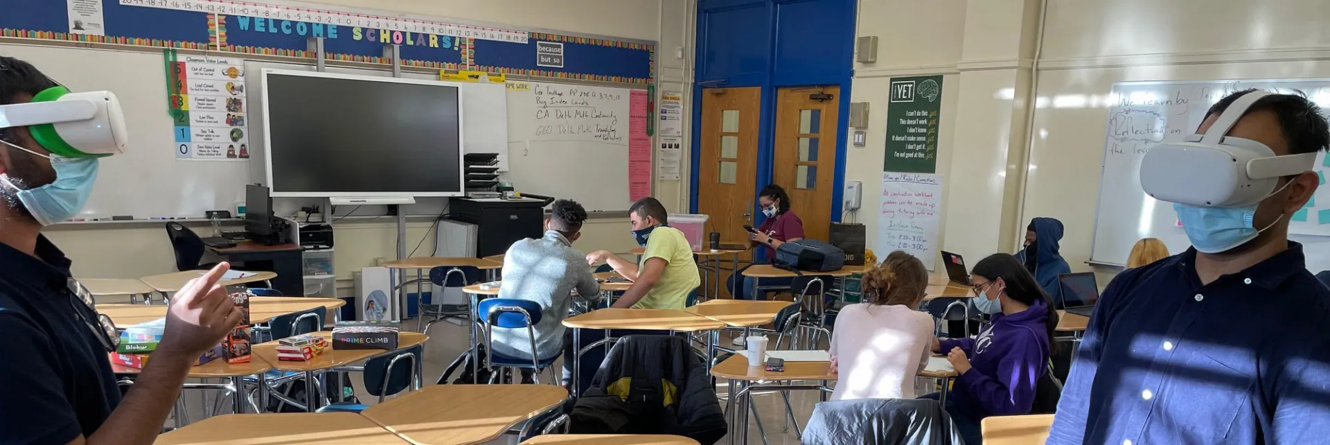 students on oculus in classroom